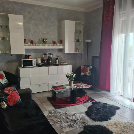 Petalo Rosso Apartment Pegognaga ภายนอก รูปภาพ