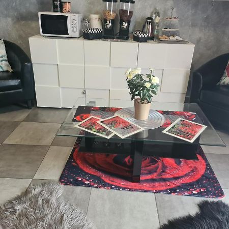 Petalo Rosso Apartment Pegognaga ภายนอก รูปภาพ