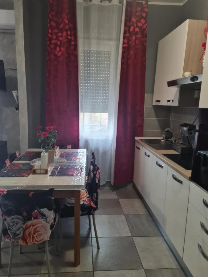 Petalo Rosso Apartment Pegognaga ภายนอก รูปภาพ