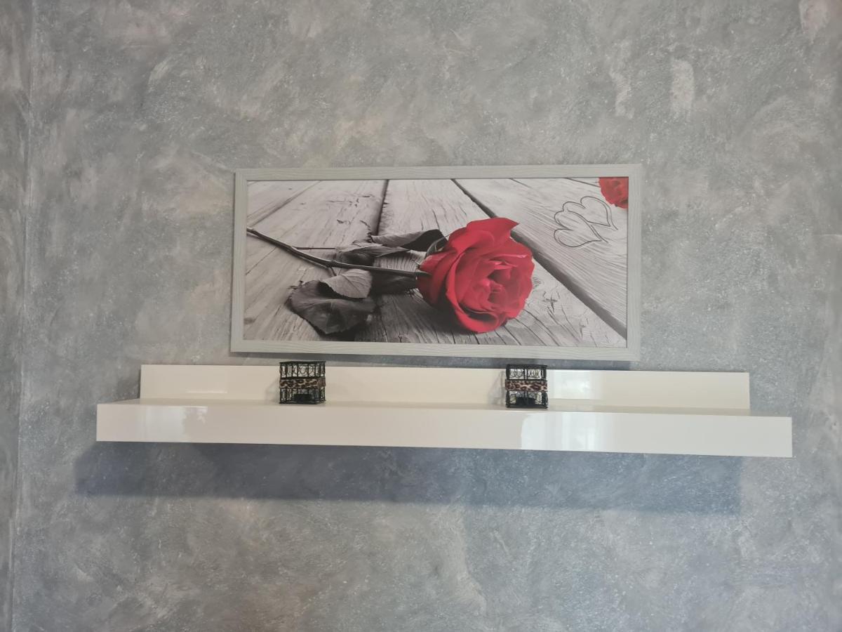 Petalo Rosso Apartment Pegognaga ภายนอก รูปภาพ